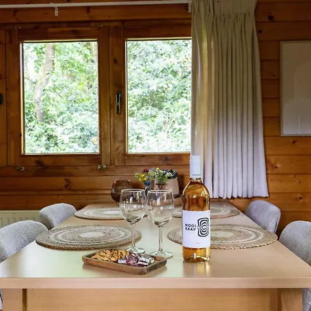 Vakantiehuis Huisdiervriendelijk Houten In Het